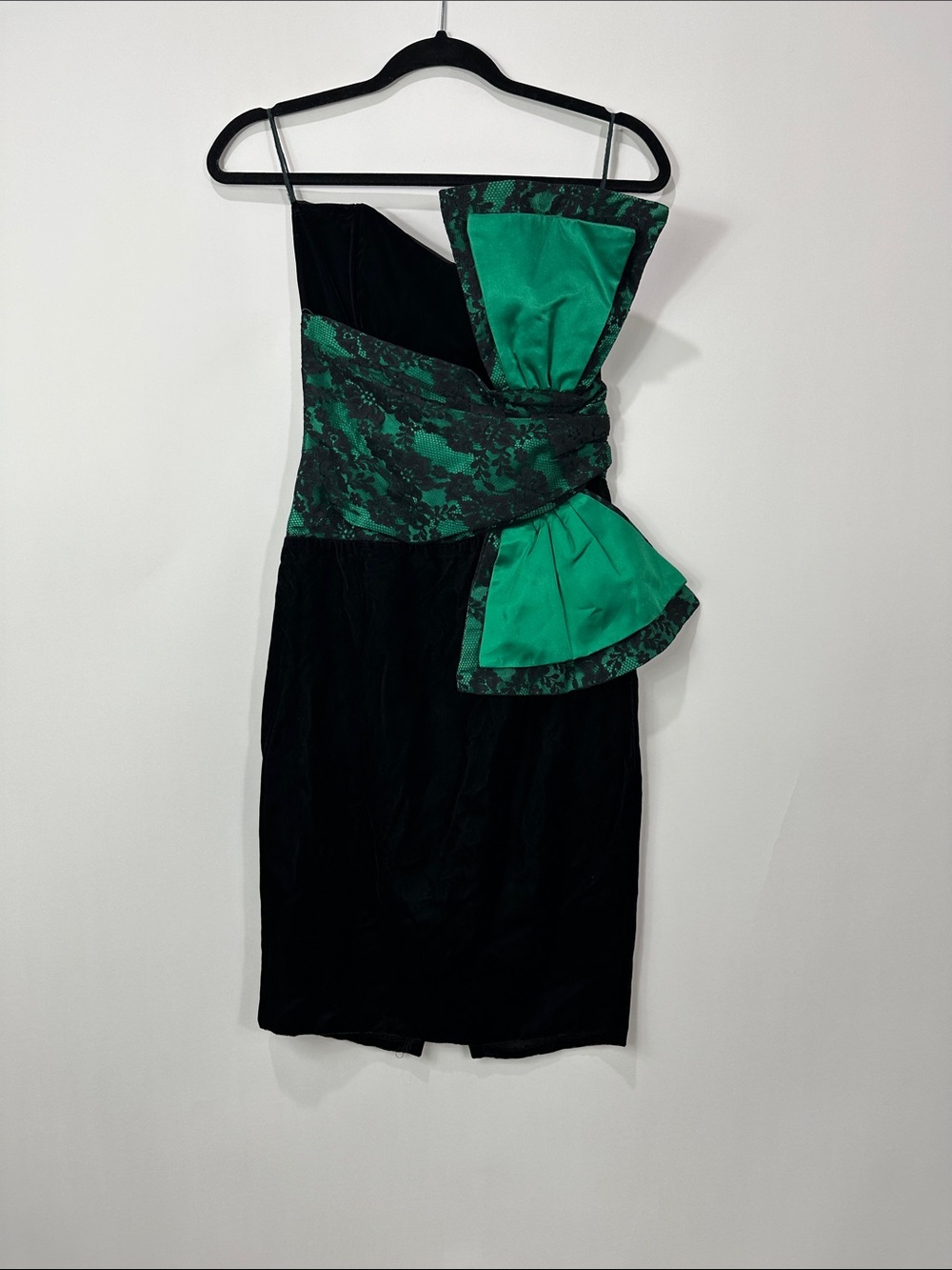 Gunne Sax Black and Emerald Green Strapless Cocktail Dress